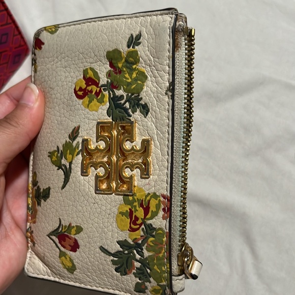 Tory Burch wallet. - Picture 4 of 4